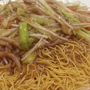 銀芽肉絲炒麵