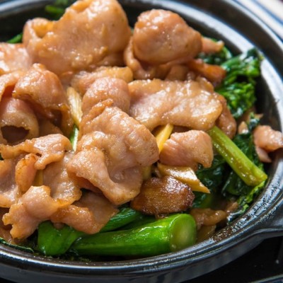 醬爆芥蘭爽肉煲 - 銅鑼灣分店
